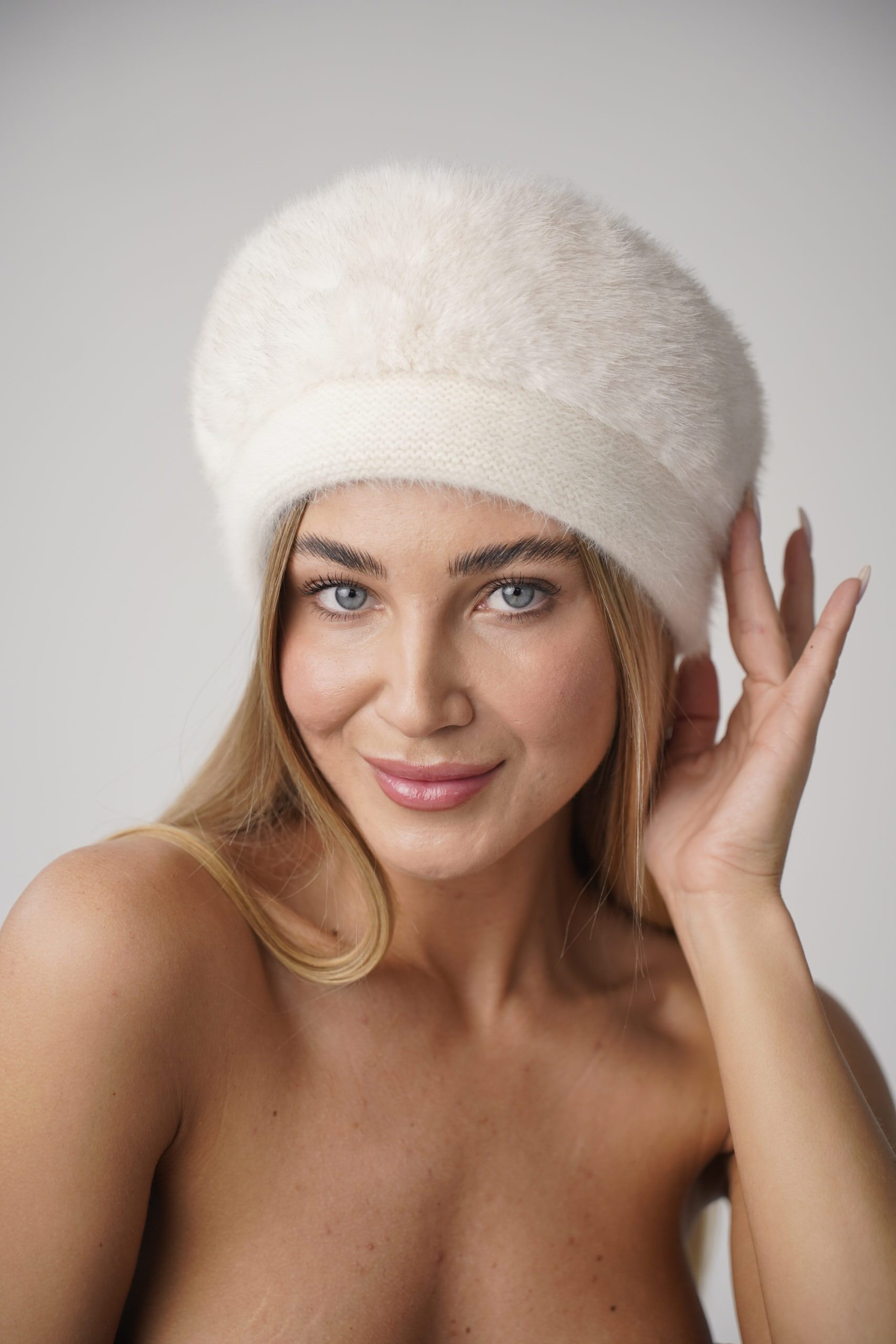 Angora és műszőrme női kötött sapka