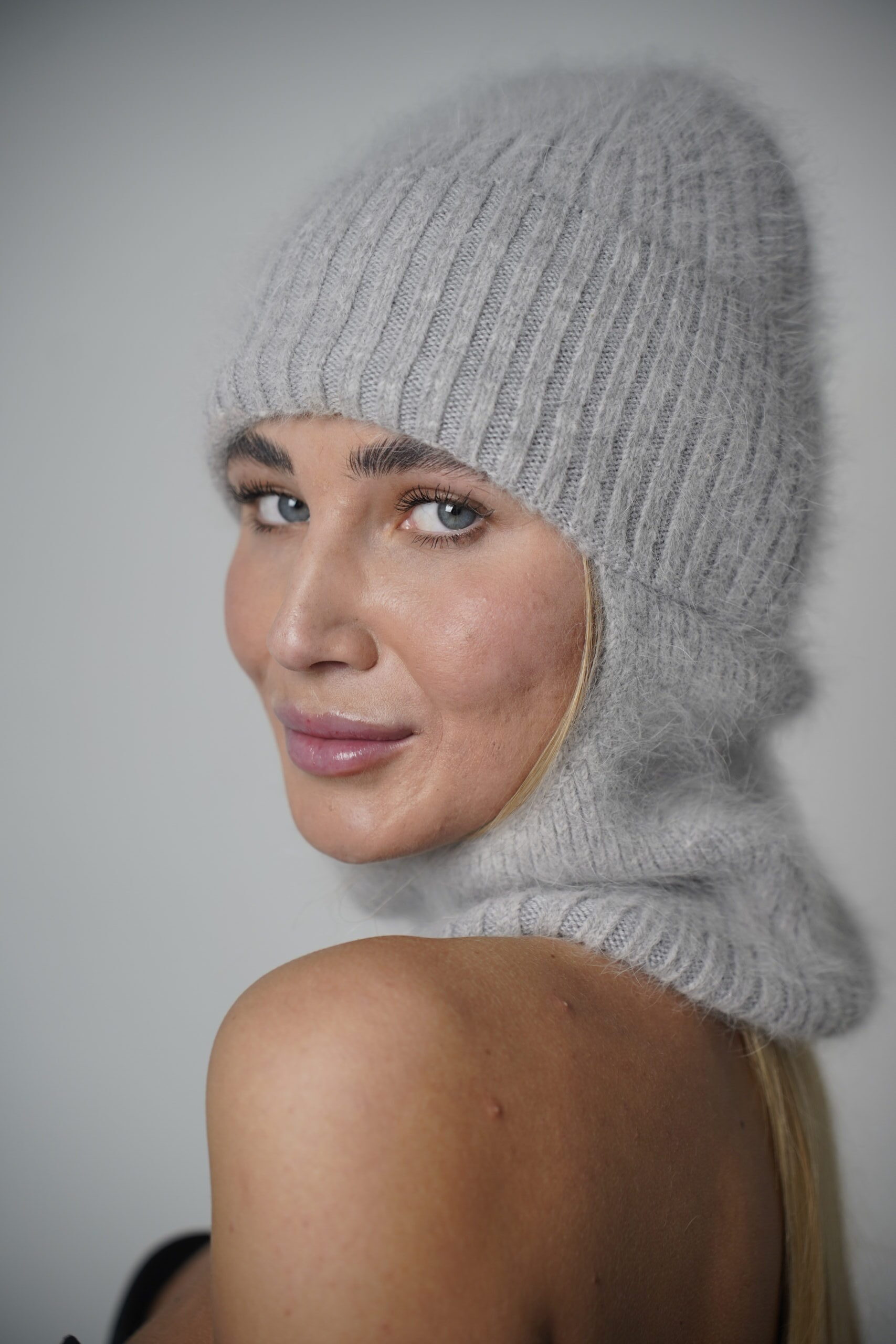 BALAKLAVA angóra női sapka